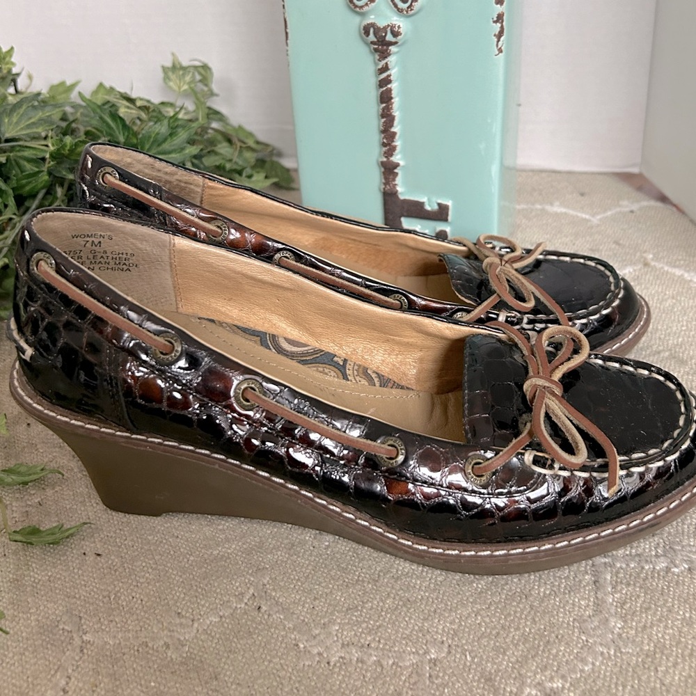 Sperry Embossed Wedge about Shoes. Size 7. MSRP $119.00